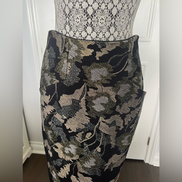 BCBGMaxAzria Size 4 Runway Skirt Gold Silver Black - Picture 2 of 5